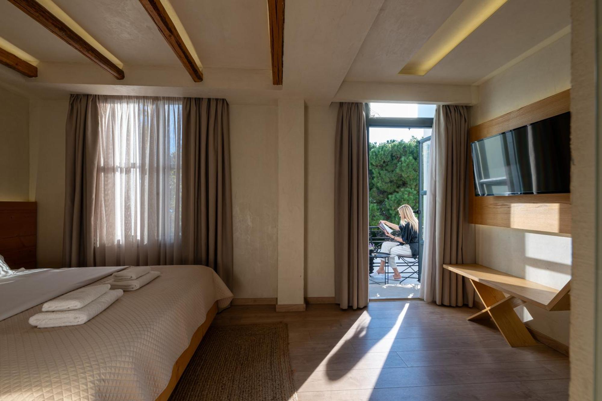 Panellinion Luxury Rooms Каламата Екстер'єр фото