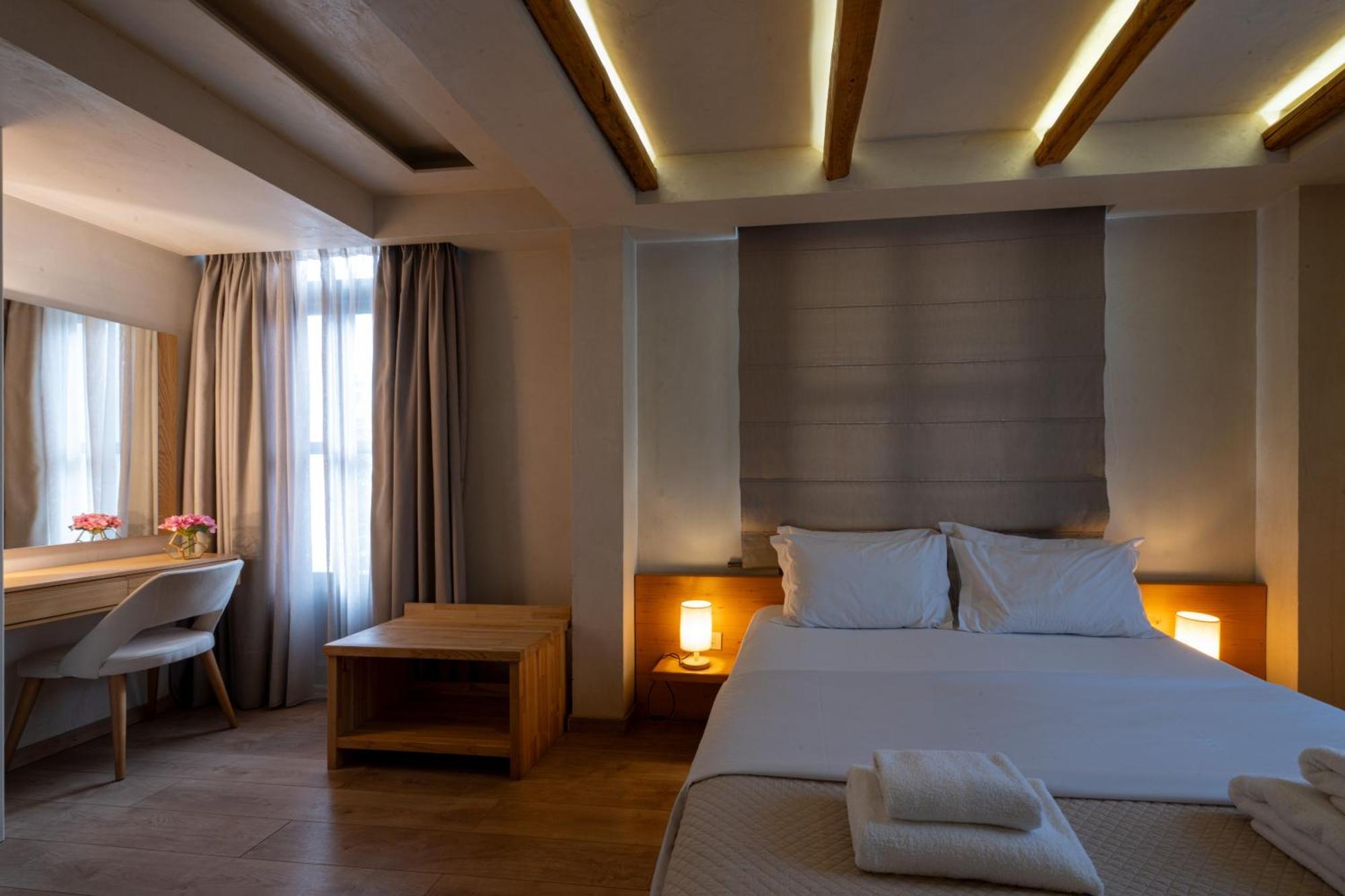 Panellinion Luxury Rooms Каламата Екстер'єр фото