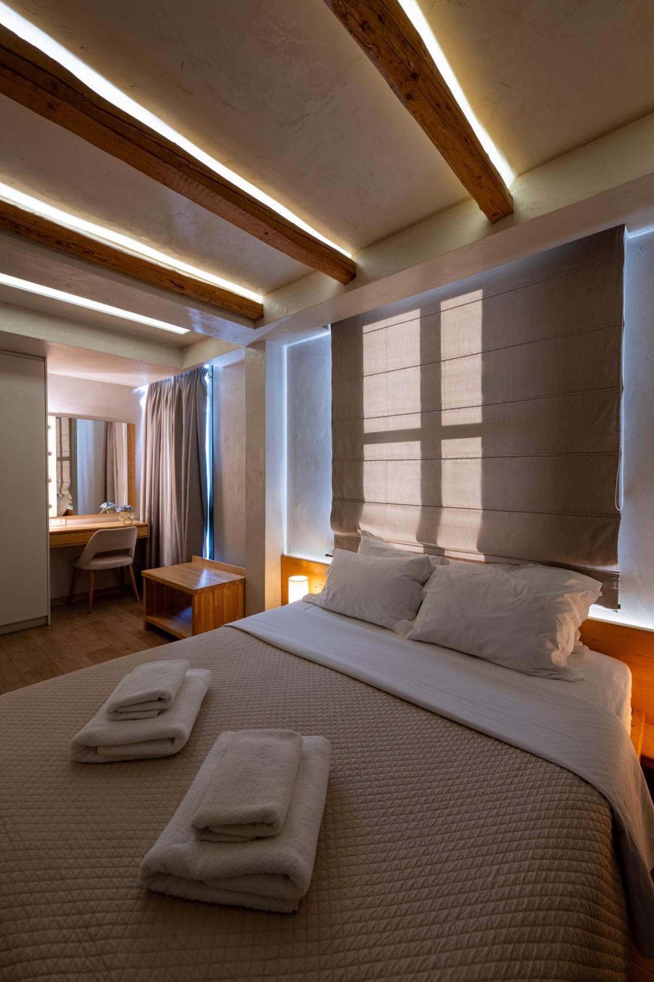 Panellinion Luxury Rooms Каламата Екстер'єр фото