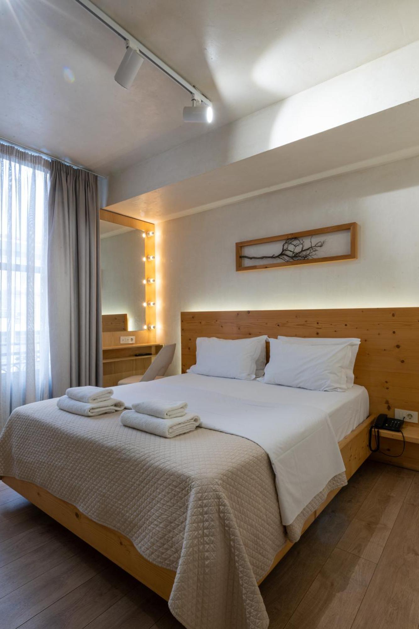 Panellinion Luxury Rooms Каламата Екстер'єр фото