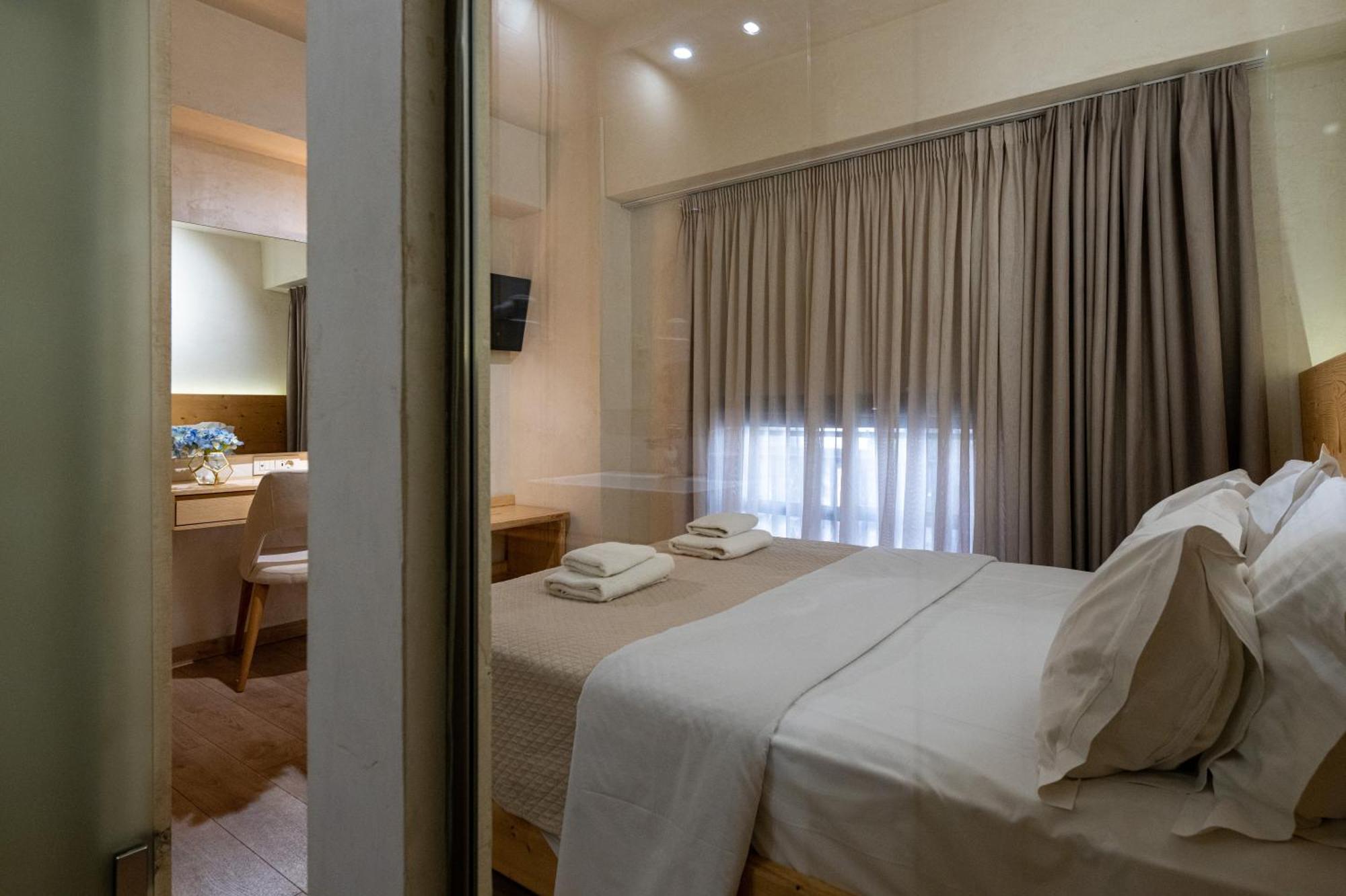 Panellinion Luxury Rooms Каламата Екстер'єр фото