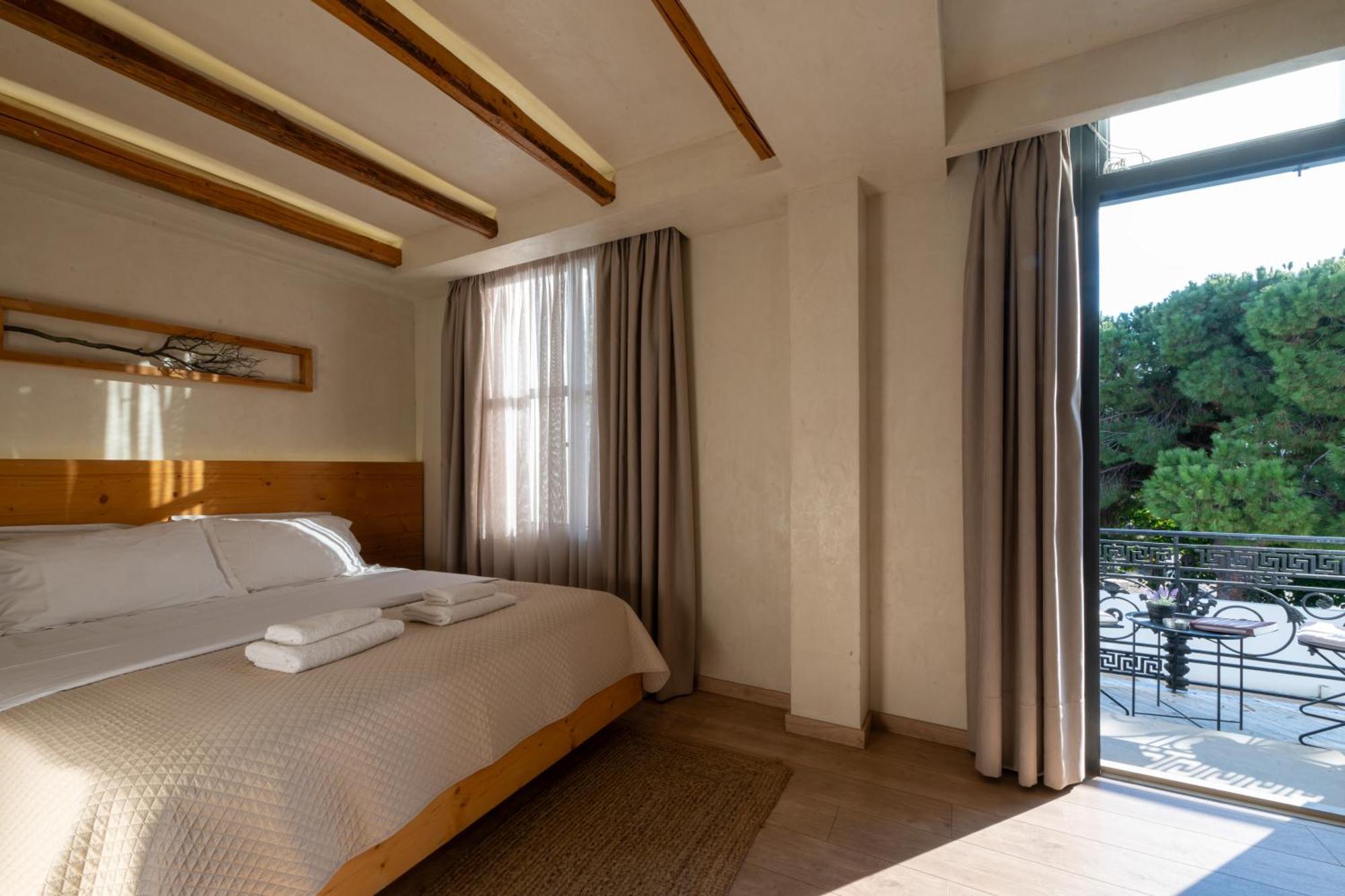Panellinion Luxury Rooms Каламата Екстер'єр фото