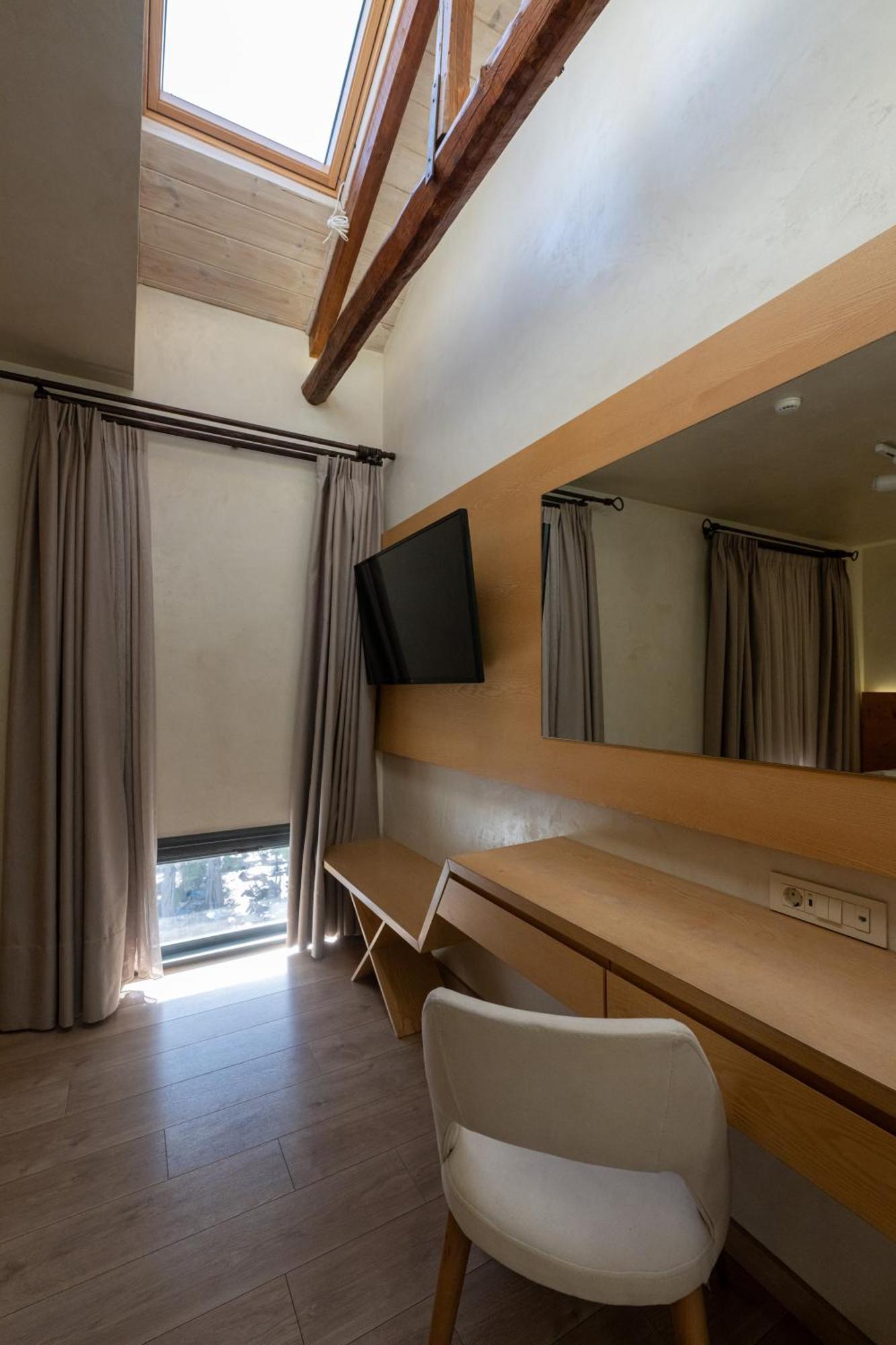 Panellinion Luxury Rooms Каламата Екстер'єр фото